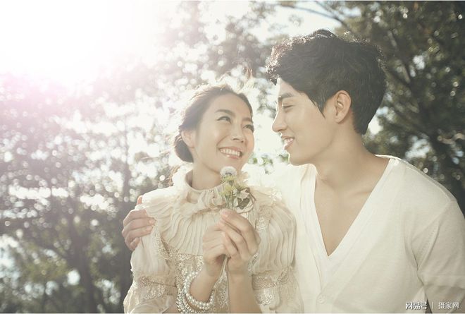 三亚厦门全球旅拍婚纱照哪家好？婚纱摄影行业最靠谱排名推荐(图1)