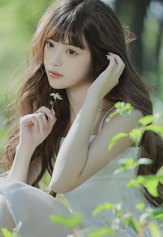 爱情公寓子乔钻进悠悠婚纱(图1)