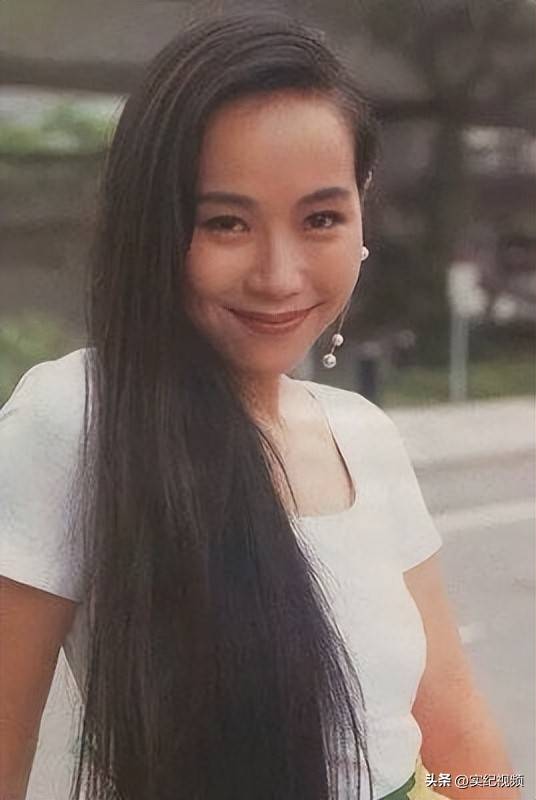 58岁许官人南宫NG28入口叶童和富豪结婚33年遭背叛4次选择终身不生(图5)