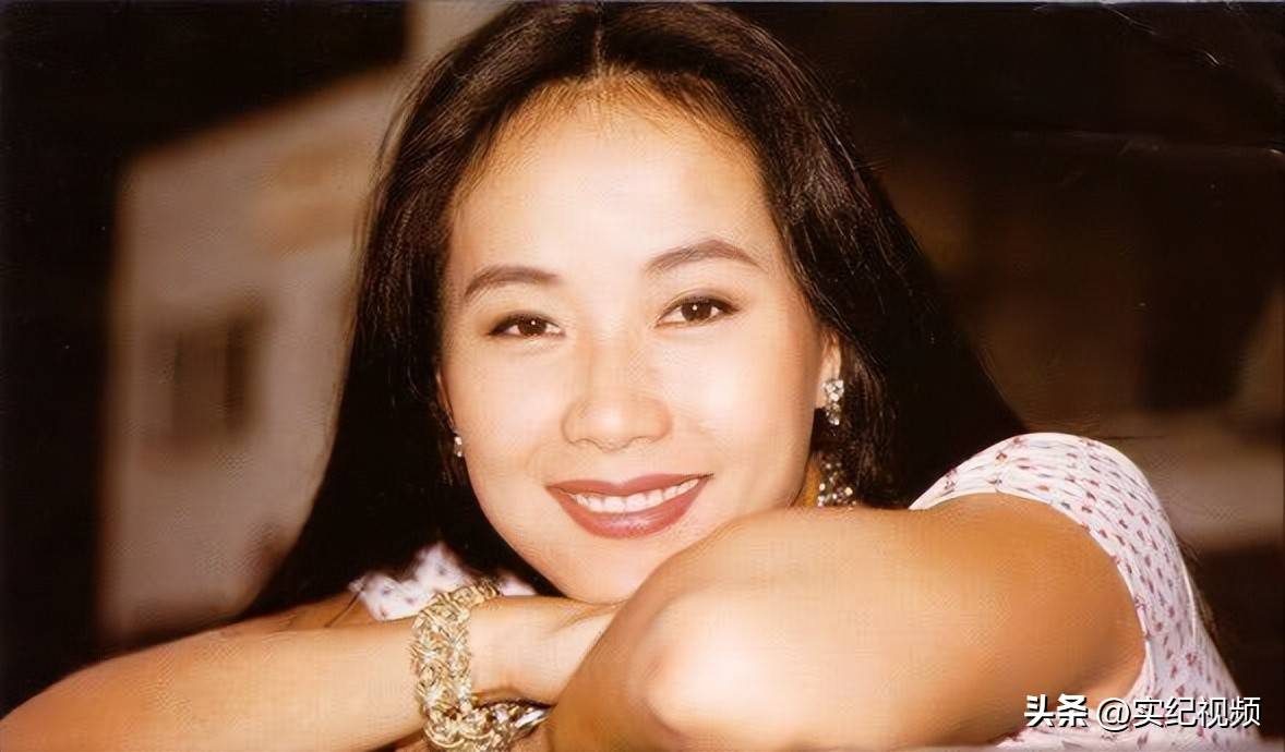 58岁许官人南宫NG28入口叶童和富豪结婚33年遭背叛4次选择终身不生(图9)