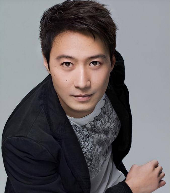 悲惨黎明：挚爱被母亲拆散头婚被榨干七亿现任老婆是再婚助理(图2)