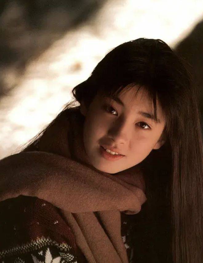 被母亲逼拍大尺度写真两婚两离宫泽理惠这一生太悲惨(图1)