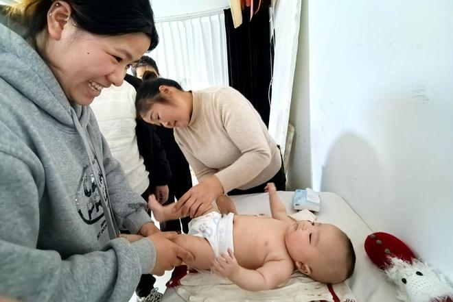 新春走基层丨影南宫NG28下载楼里的“幸福生产力”(图2)