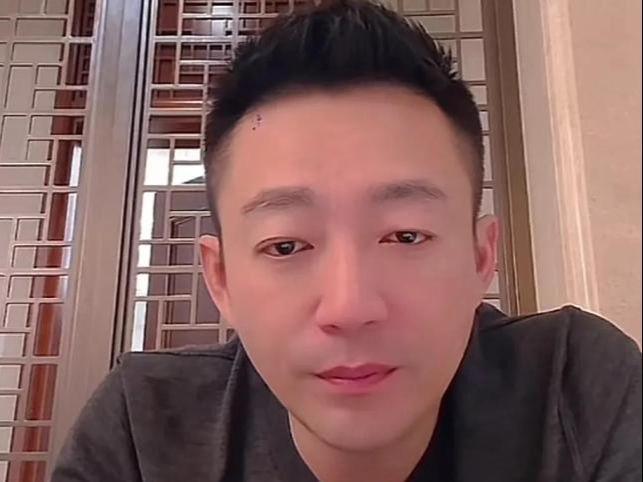 四月拍南宫NG28下载婚纱五月办婚礼提前小半年紧张的汪小菲实在太可爱了(图2)
