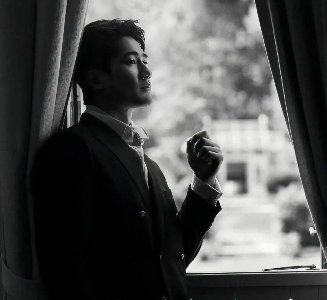 南宫NG28下载恭喜TVB富二代男星郭子豪婚礼在即与高颜值港姐恋爱六周年晒古典婚纱照(图5)