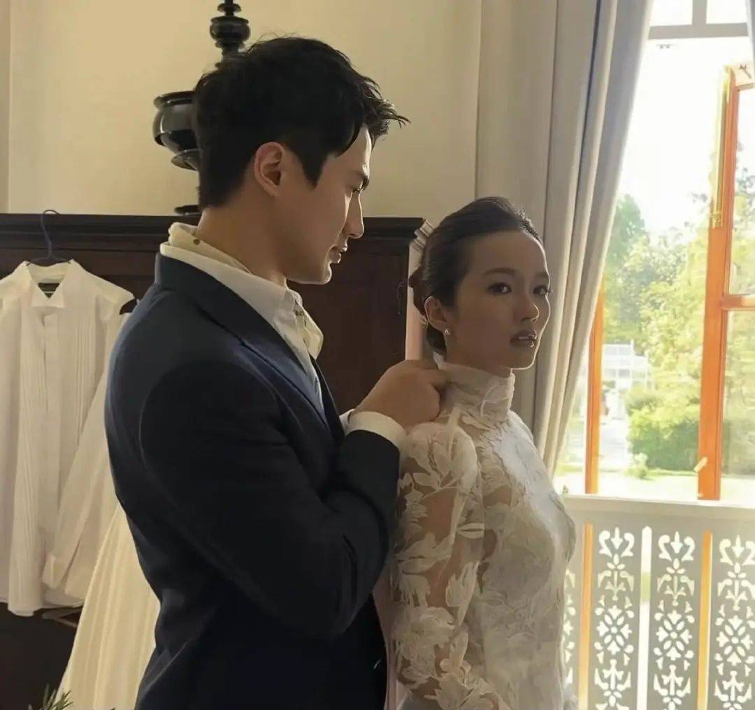 南宫NG28下载恭喜TVB富二代男星郭子豪婚礼在即与高颜值港姐恋爱六周年晒古典婚纱照(图8)
