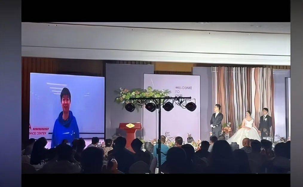 恭喜姐弟恋修成正果国乒美女名将和世界冠军补办婚礼孙颖莎樊振东马龙送祝福(图4)